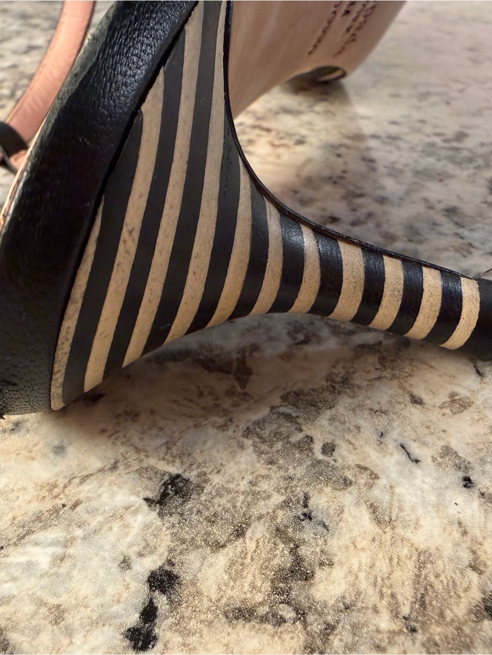 Kate Spade ♠️ beige and black T-strap pointed-toe bow pumps Ponoma Office Heels - Picture 9 of 11